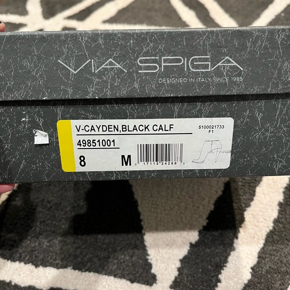 Via Spiga black calfskin ankle boots - Picture 2 of 7